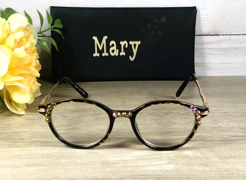 CLASSIC ROUND FRAME. Tortoise shell pattern with Gold Swarovski Crystals. Lightweight. Free Faux Leather case w/ Purchas